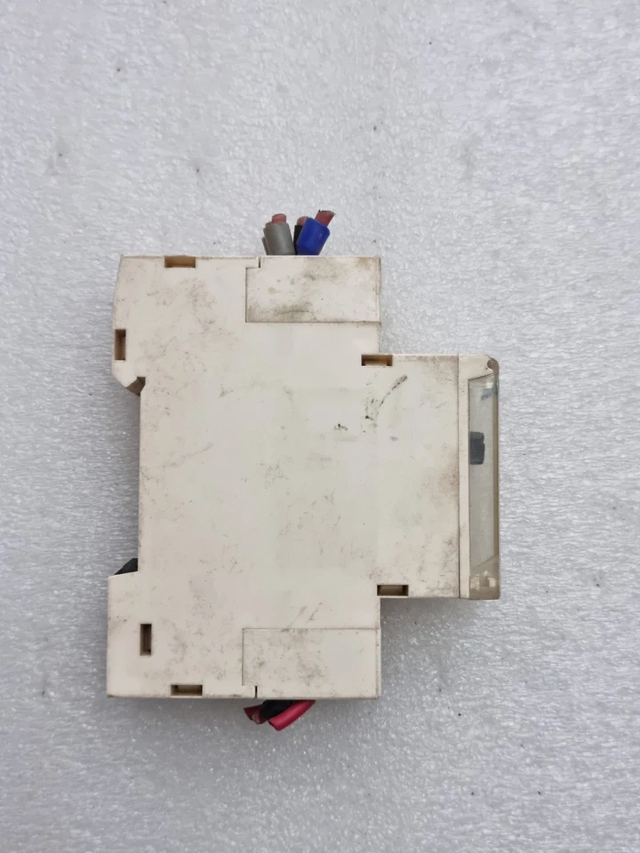 Schneider Telemecanique RE11RAMU Timing Relay 0.1s-100h